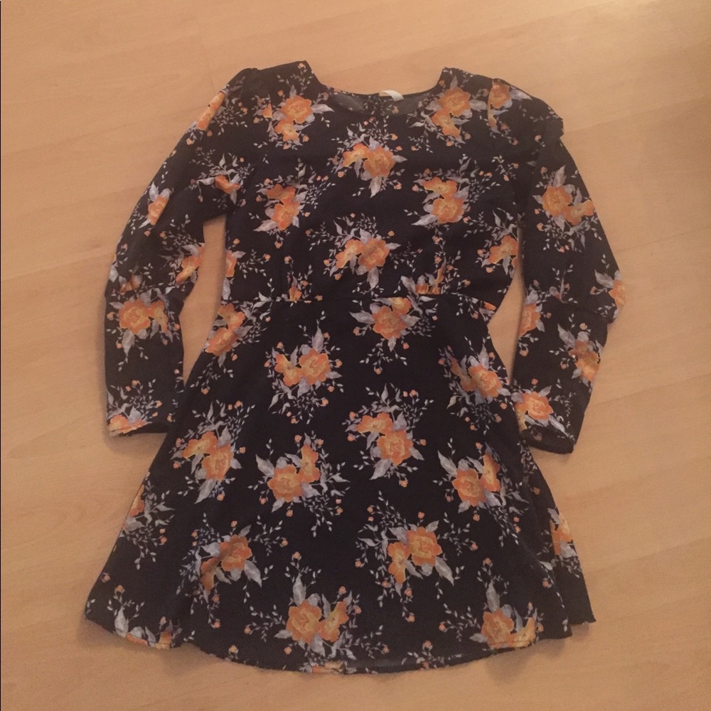 Free people size 6 floral dress ready for fall!