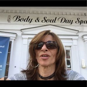 Meet your Posher, Sheila