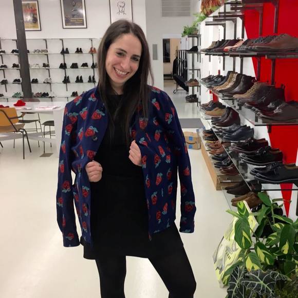 Meet your Posher, Casey - Picture 1 of 1