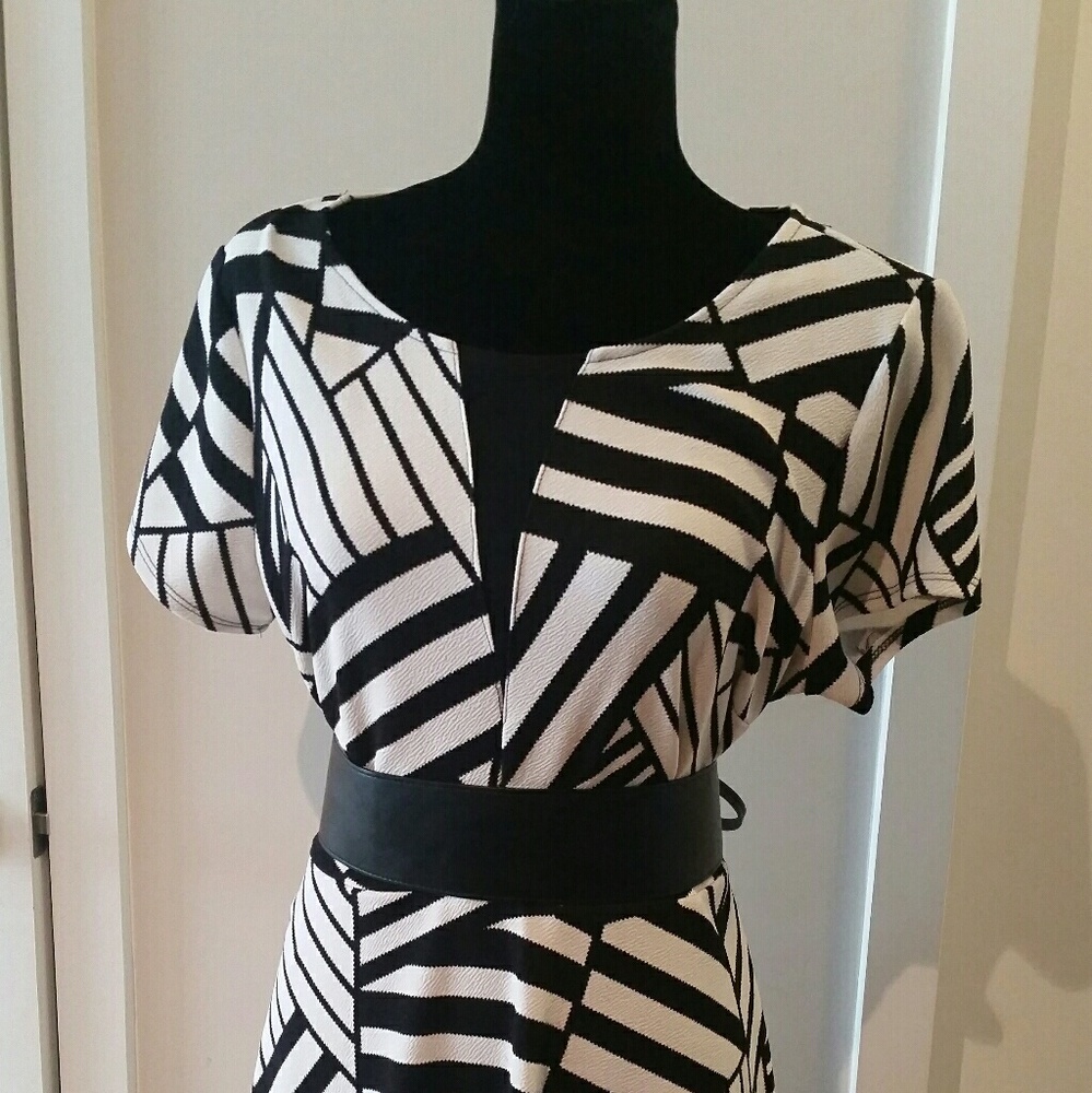 Black and white geometric dress