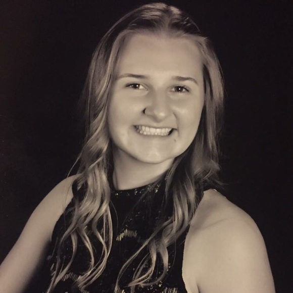 Meet your Posher, Angela - Picture 1 of 1