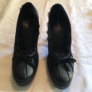 Black steam punk type pump