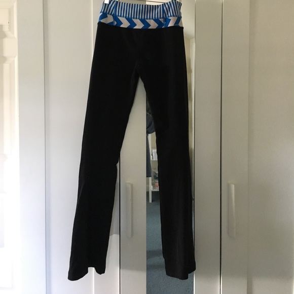 Lululemon yoga pants - Picture 3 of 4