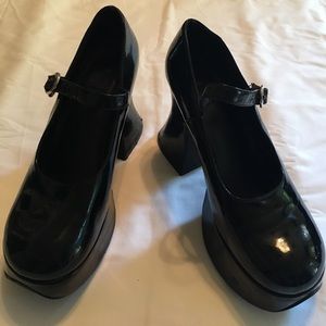Hot Topic black patent leather platforms