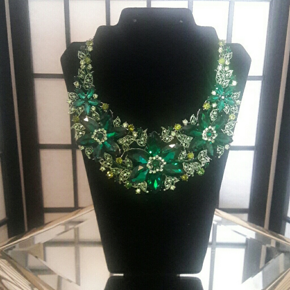 Emerald Rhinestone Necklace