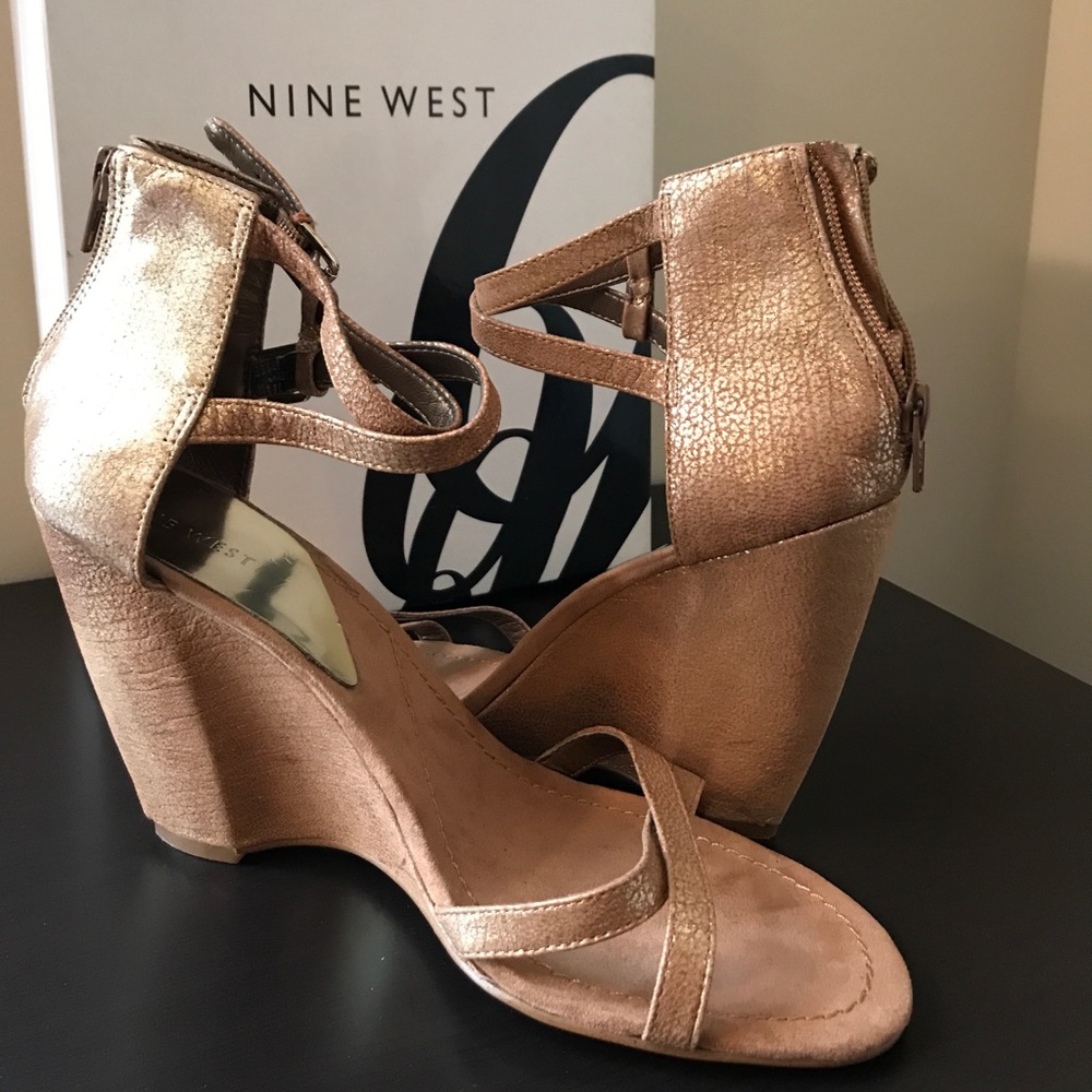 Nine West sandal (Light Gold)