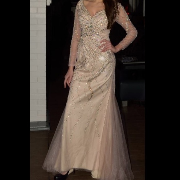 🎈🎈🎈All Dresses Are On Sale 🎈🎈🎈 - Picture 5 of 8