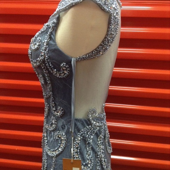 🎈🎈🎈All Dresses Are On Sale 🎈🎈🎈 - Picture 2 of 8