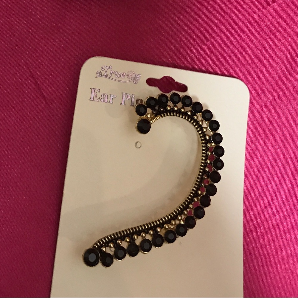 Black & gold ear cuff