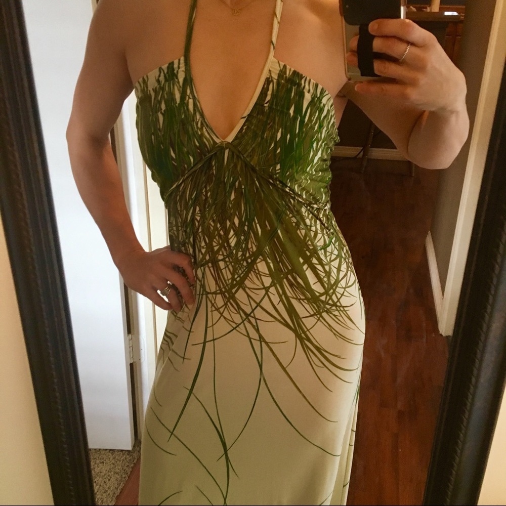 Beautiful grass patterned Dress - Picture 3 of 3