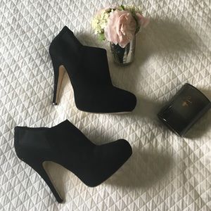🔥PRICE DROPJessica Simpson Black Suede Boot Heels