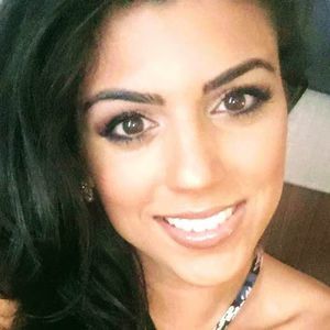 Meet your Posher, Mona