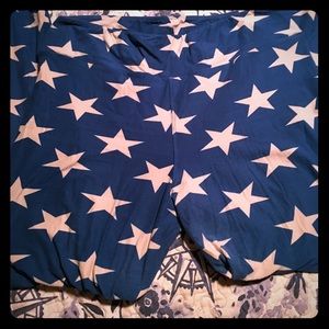 Lularoe stars TC leggings!