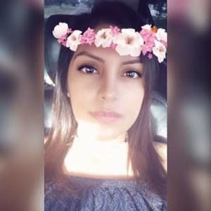 Meet your Posher, Cinthia