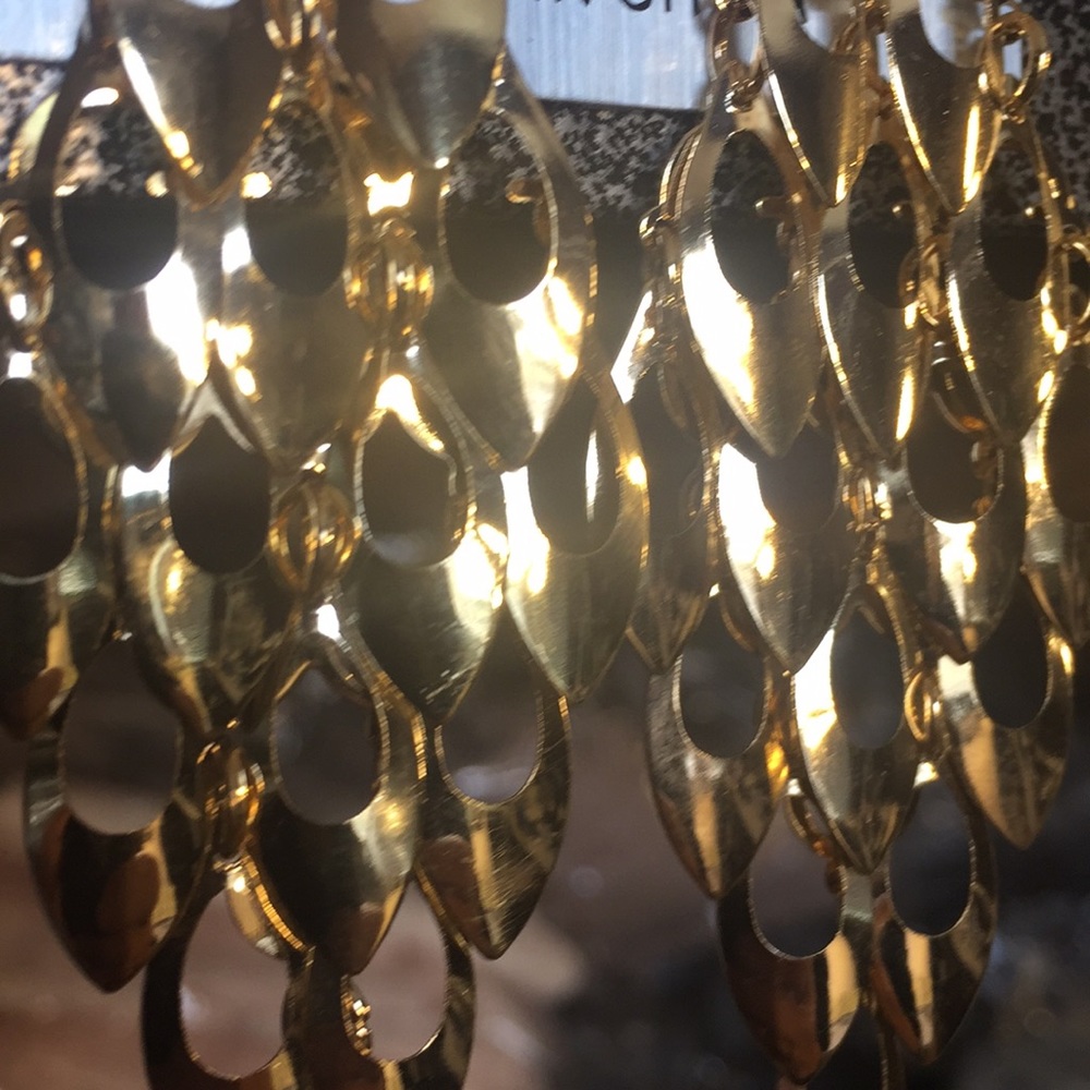 Gorgeous Gold Dangle Fashion Earrings - Picture 2 of 3