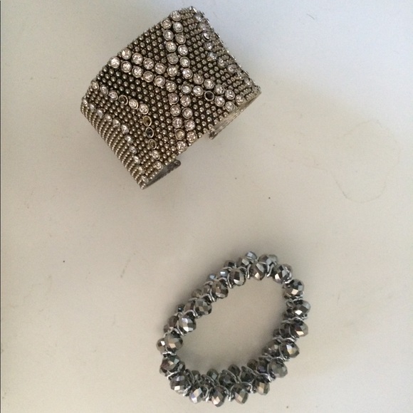 CHOKERS & BRACELETS - Picture 4 of 4