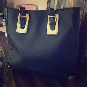 Aldo black and gold fall season purse 👜