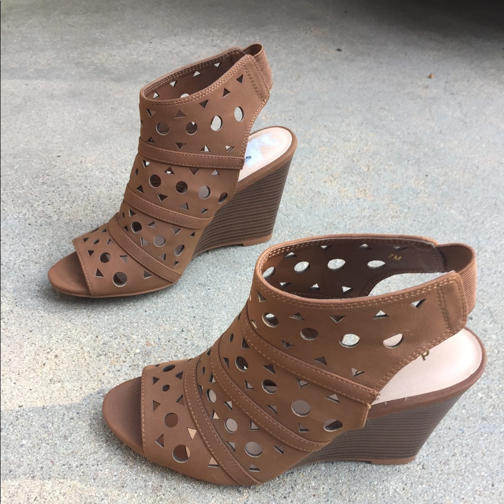 Dollhouse boho wedge sandal