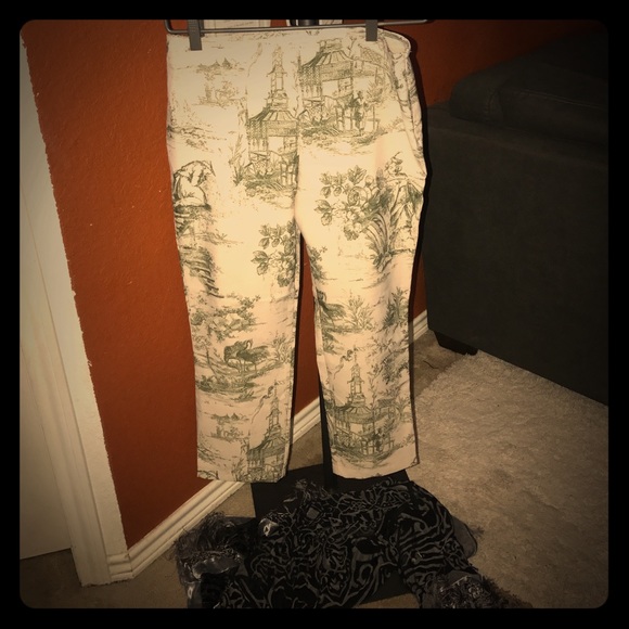 Size 9, Lavender precious capris! Asian theme! - Picture 1 of 4