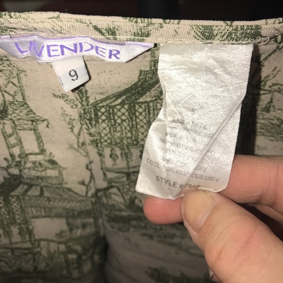 Size 9, Lavender precious capris! Asian theme! - Picture 2 of 4