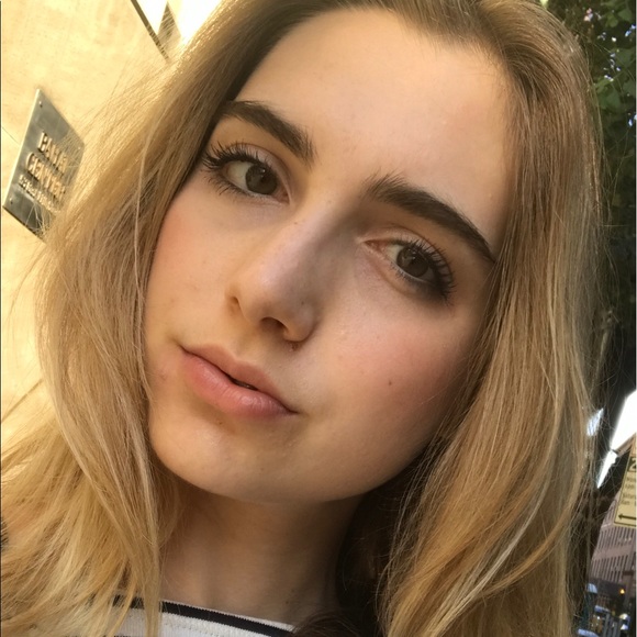 Meet your Posher, Emily - Picture 1 of 1