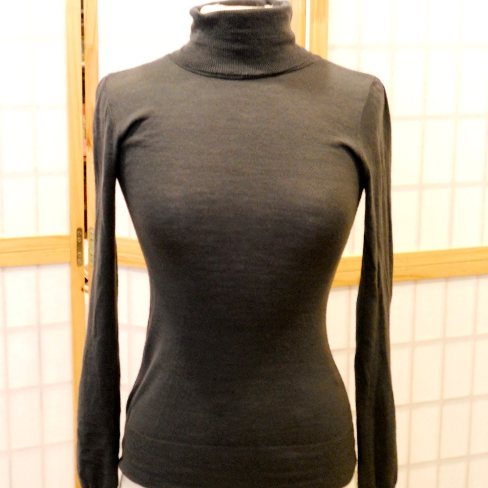 SoAllure Wool Charcoal Gray Turtleneck Sz S