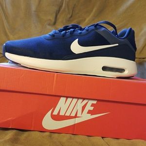 *ON SALE* Air max modern essential new in box