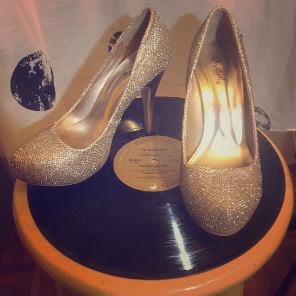 Size 7 Quipid sparkly heels