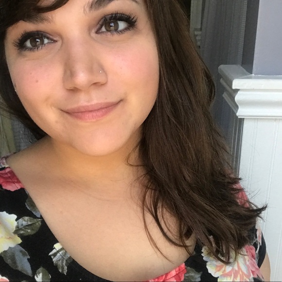 Meet your Posher, Erin - Picture 1 of 1