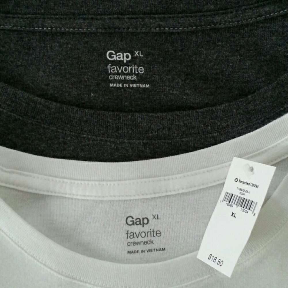 SOLD SOLD SOLD Two gap crew necks xl one NWT