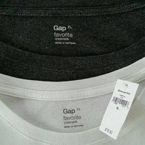 SOLD SOLD SOLD Two gap crew necks xl one NWT