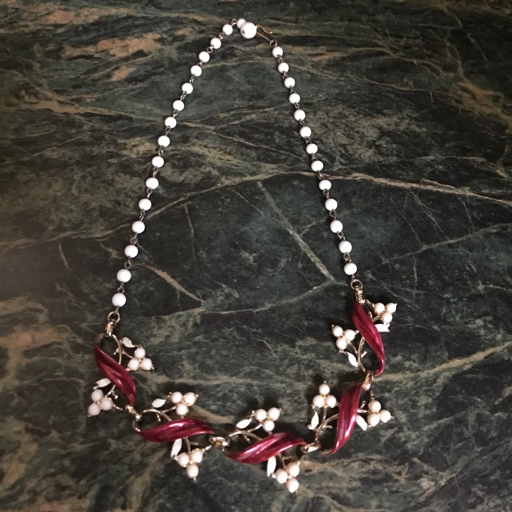Red & White Mistletoe Necklace