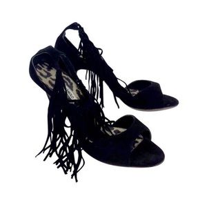 Beautiful black manolo blahnik fringe sandal heel!