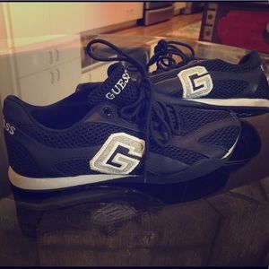 Guess retro black n white sneakers