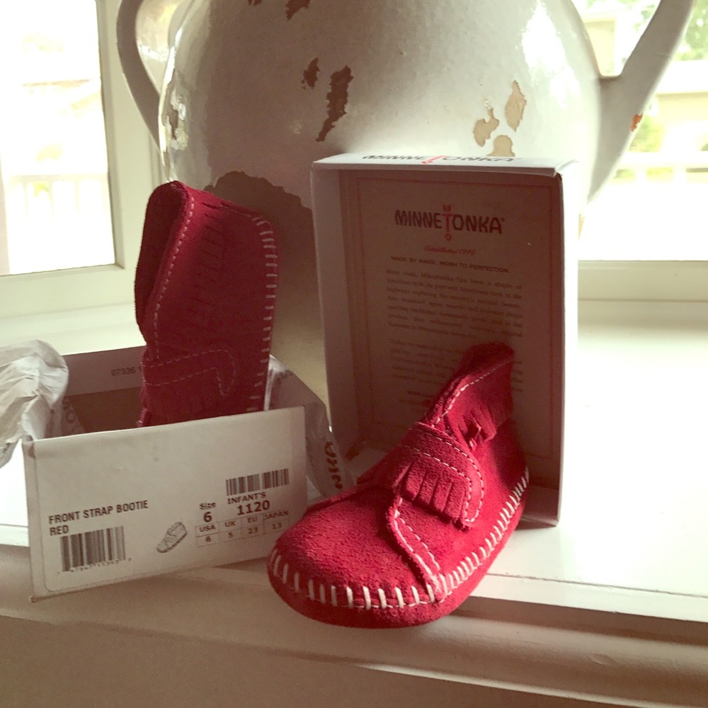 Infant Minnetonka Front Strap Bootie