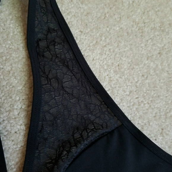 New Lululemon Twist and Train Bra - Picture 6 of 7