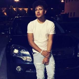 Meet your Posher, Warren