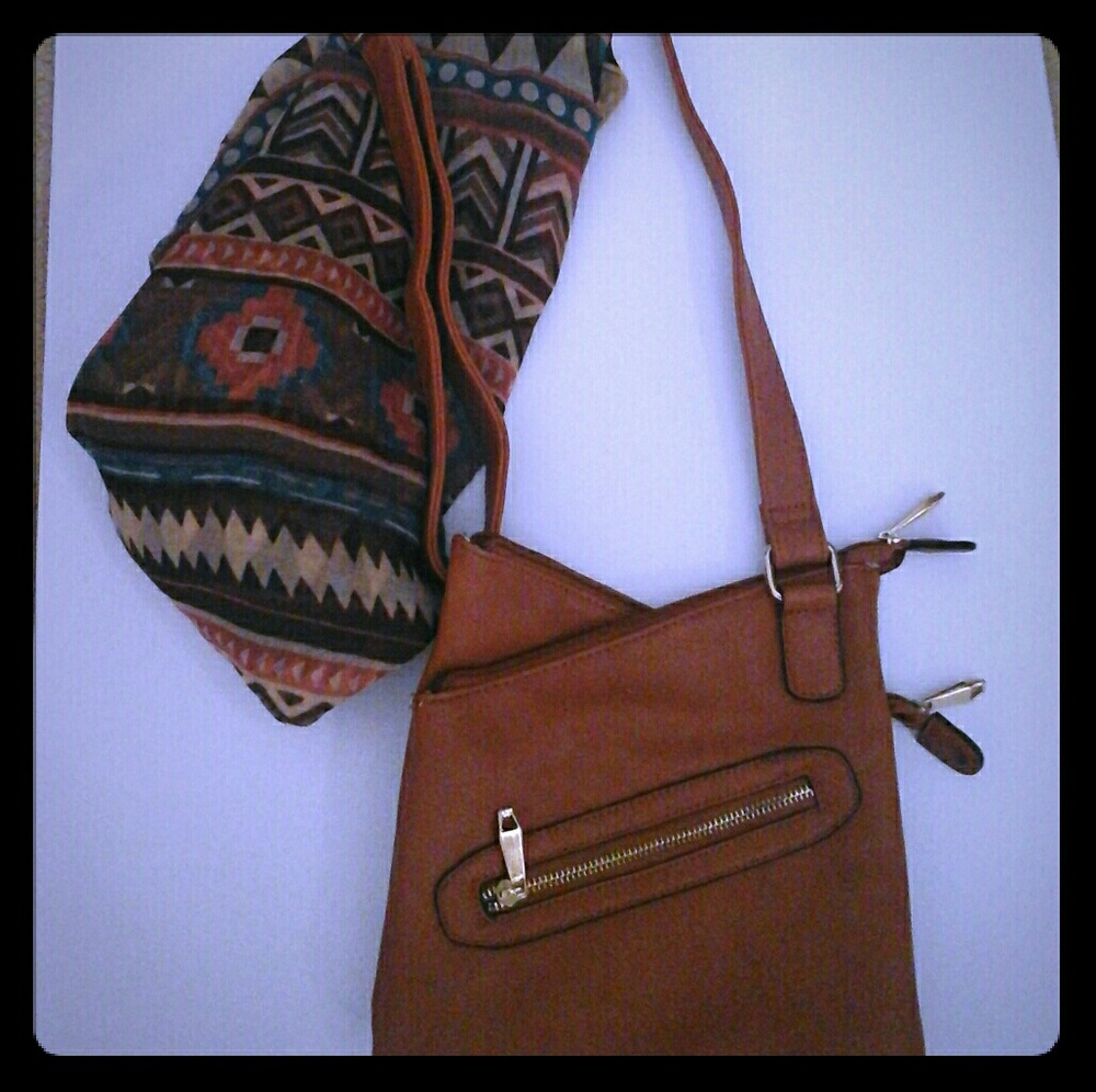 Beautiful brown side purse. Great for fall