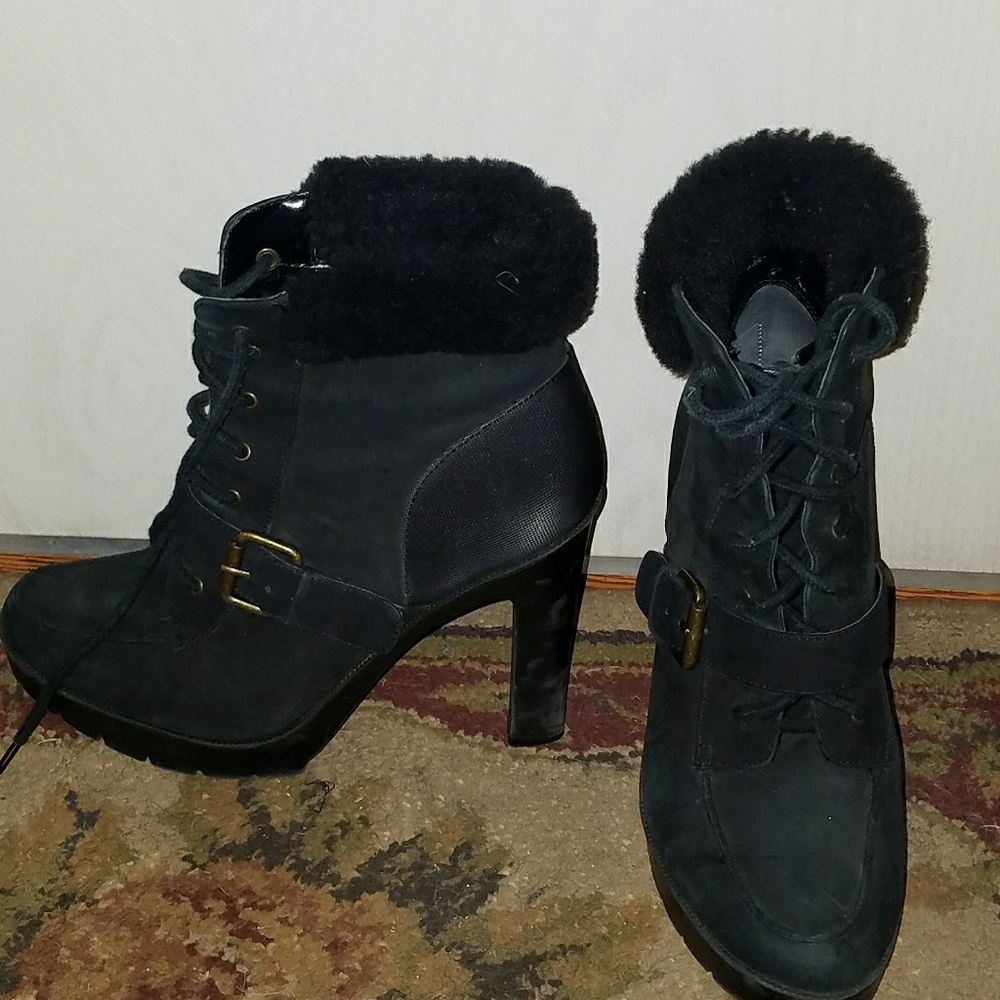 Black heeled boots