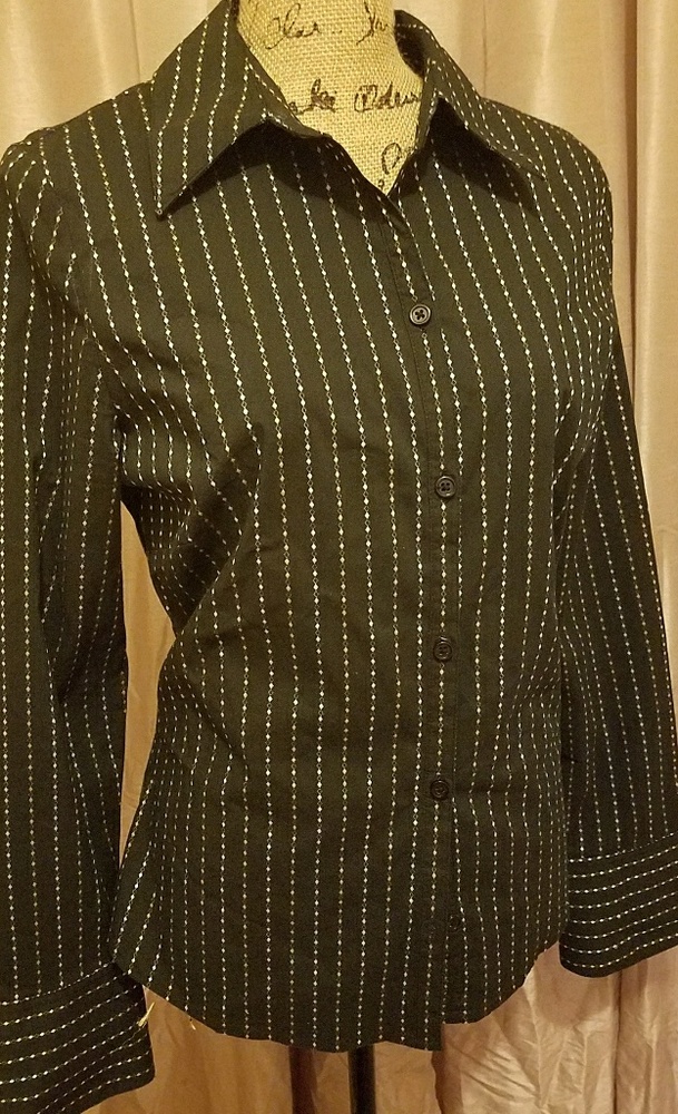 Long sleeve pin stripe w/ flooded cuff