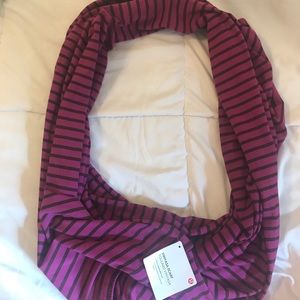 Lululemon infinity scarf.  New with tag.