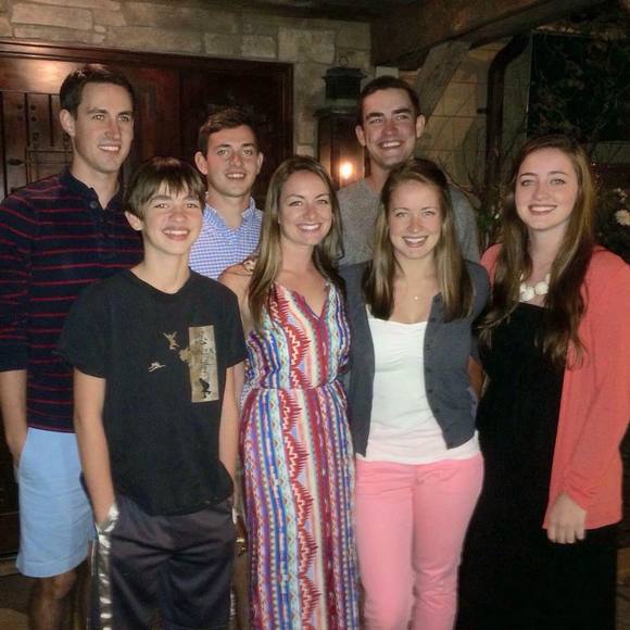 Meet your Posher, Cari - Picture 1 of 1