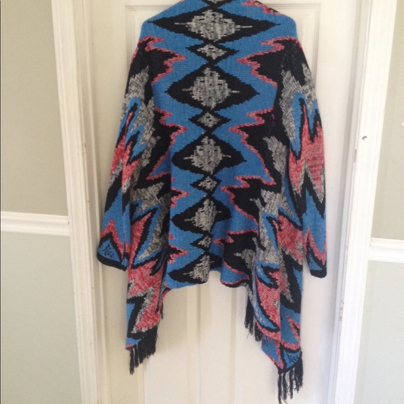 Thick shaw sweater for fall - Picture 4 of 4