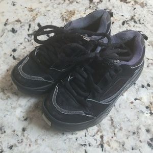 HEELYS Skate Shoes-NO WHEELS Boy's 1/Girl's 2 HEELYS Skate Shoes-NO WHEELS Boy's 1/Girl's 2
