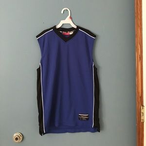 Id#64 Athletic sleeveless shirt