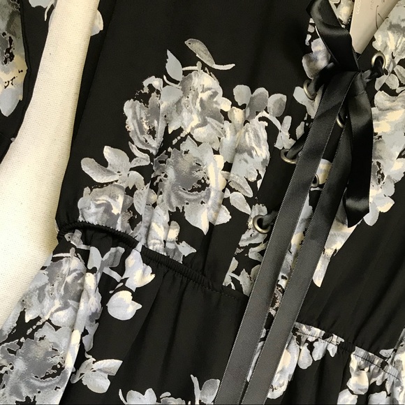 SUMMER CLEARANCE!FALLING FLOWERS  BOHO ROMPER - Picture 6 of 6