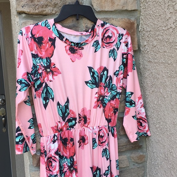 Dresses & Skirts - Floral dress. NWOT. Never worn. Sz M