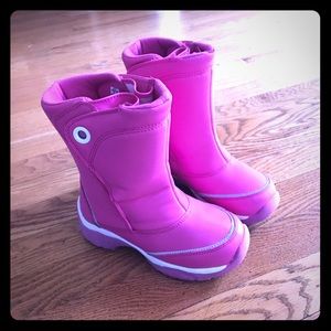 Little girl's Land's End snow boots