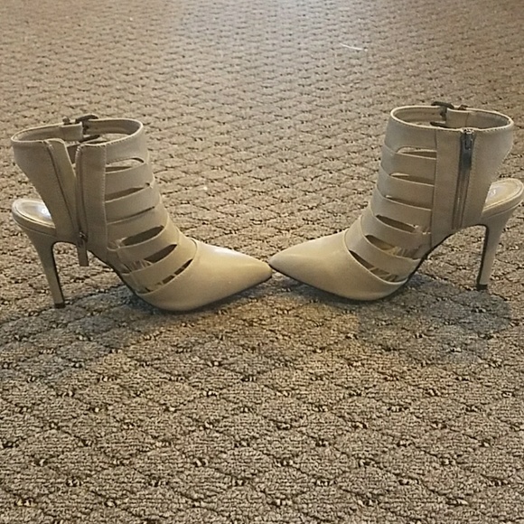 Grey pointy toe heels - Picture 2 of 4