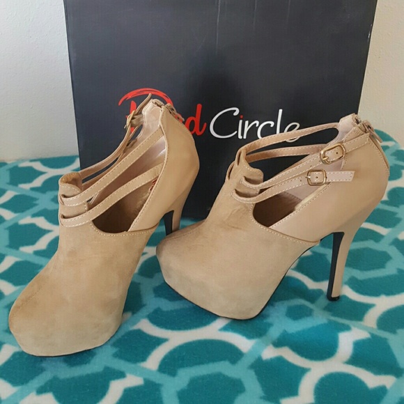 Platform/Heel - Picture 2 of 5